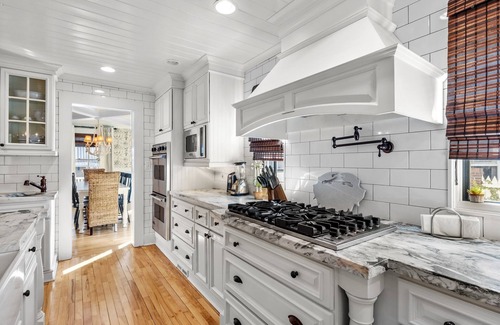 Emerald Isle House | Historic home in seaside village of Swansboro w/private beach parking