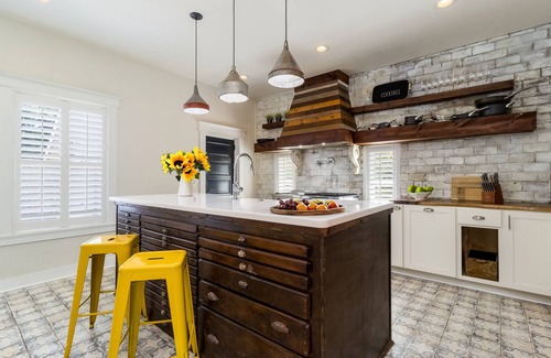 Walla Walla House | Historic Home just minutes to Whitman and Downtown Walla Walla! Dog friendly!