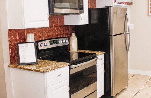 Central Arlington House | Historic Home Near Stadiums & UTA