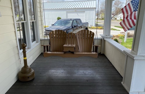 Geneva-on-the-Lake House | Historic Home |Perfect Strip Location |Walk to Lake |Wine Country|Grill&Firepit|