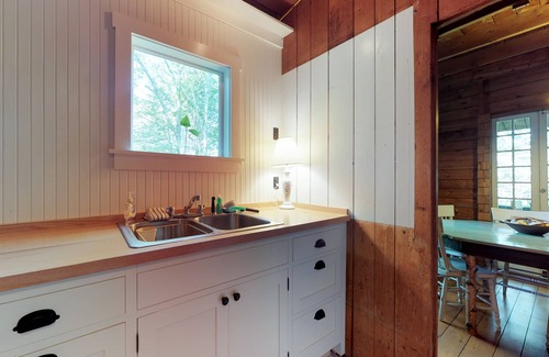 Boothbay Harbor Cottage | Historic Home with Large Deck, Free WiFi, Washer/Dryer - Near Beach and Downtown