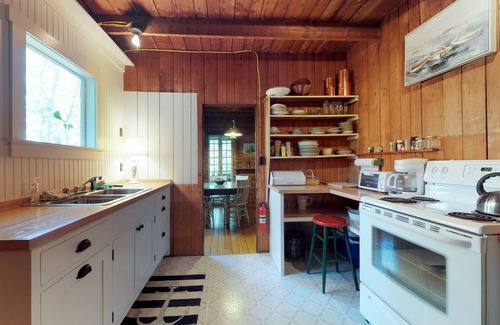 Boothbay Harbor Cottage | Historic Home with Large Deck, Free WiFi, Washer/Dryer - Near Beach and Downtown
