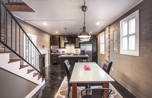 Historic Downtown Savannah Cottage | Historic Home with Modern Upgrades; Urban Getaway by Lucky Savannah