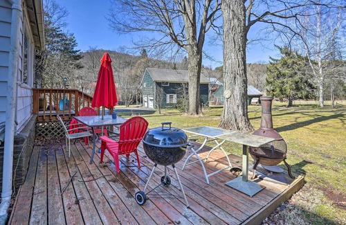 Roxbury House | Historic House w/Record Player, Walk to Downtown!