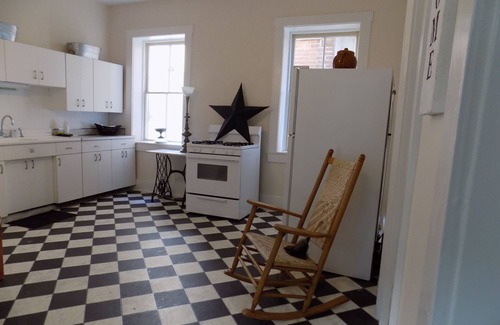 Maysville Apartment | Historic Inn Circ 1790