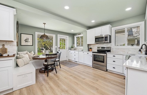 Lake Geneva House | Historic Lake Geneva Home | Walk to Beach & Downtown | Sleeps 16 + Pet Friendly
