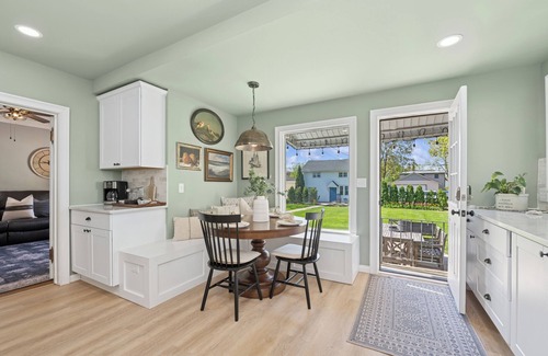 Lake Geneva House | Historic Lake Geneva Home | Walk to Beach & Downtown | Sleeps 16 + Pet Friendly
