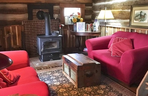 Lexington Cabin | Historic Log Cabin on 250 Acres