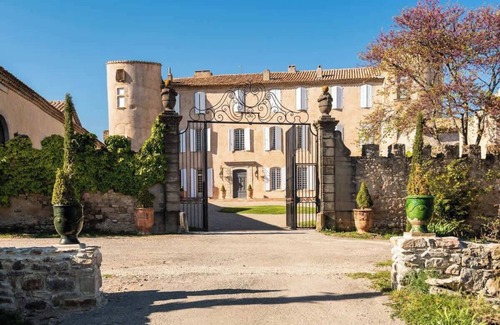 Caunes-Minervois Apartment | Historic Luxury and Modernity in the Heart of Minervois