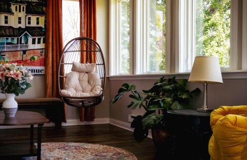 Brandenburg House | Historic Luxury Estate, Pool, Bourbon Beyond Trail
