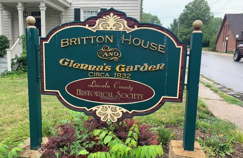 Troy House | Historic Main Street Cottage