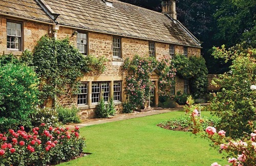 Whalton House | Historic manor house with full size snooker table surrounded by mature gardens.