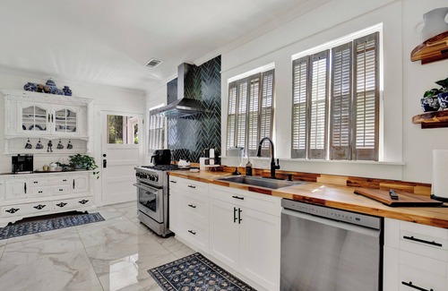 Townsend House | Historic McIntosh Manor