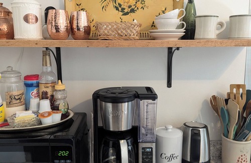 Jim Thorpe Apartment | Historic Mercantile Studio - Ground Floor w/Fireplace & Parking