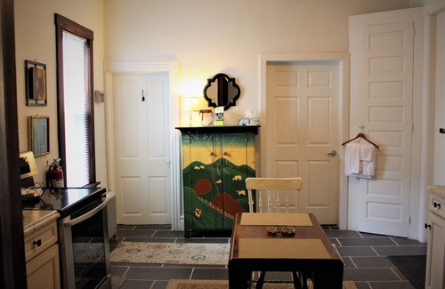 Jim Thorpe Apartment | Historic Mercantile Studio - Ground Floor w/Fireplace & Parking