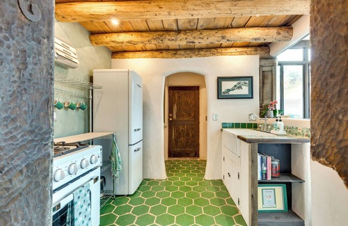 Taos House | Historic Millicent Rogers Guest House w/Hot Tub
