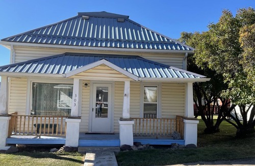 Philipsburg House | Historic Montana Cottage With Modern Amenities. Five minute walk to Main Street.