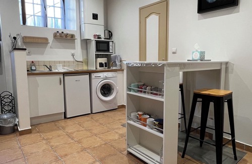 Clermont-Ferrand Apartment | Historic Montferrand Studio