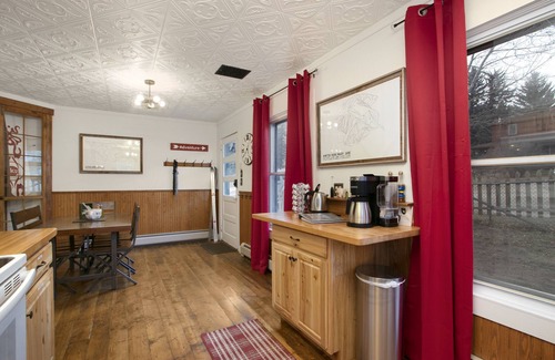 Georgetown House | Historic Mountain House close to skiing & outdoor adventures