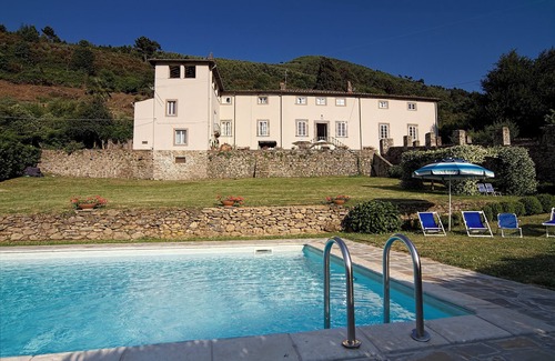 Massa Pisana Villa | Historic panoramic villa near Lucca