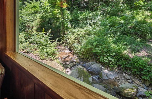 Gatlinburg - Pigeon Forge Cottage | Historic Park Cottage #4 Let’s Go Back In Time
