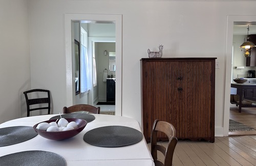 Plainfield House | Historic Pioneer House in downtown Plainfield