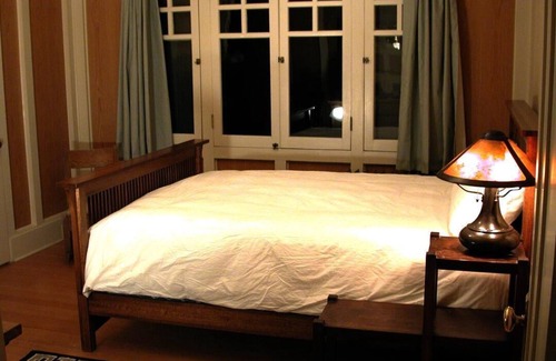 Downtown Klamath Falls Cabin | Historic Point Comfort Lodge on Upper Klamath Lake at Rocky Point