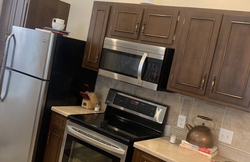 Concord Apartment | Historic Private Building w/Deck