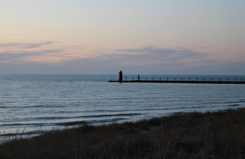 South Haven House | Historic Property close to South Beach and downtown - Upper Unit