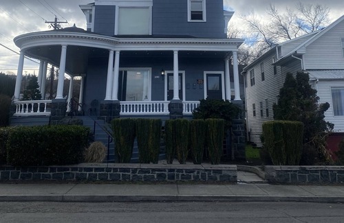 The Dalles House | Historic Queen Anne The Carlisle house