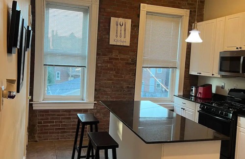 Downtown St. Louis Condo | Historic, quiet 2 Bdrm/office space Full Condo