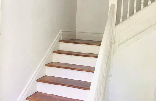 Summerville Apartment | Historic Retreat on Central Ave (2bedroom)