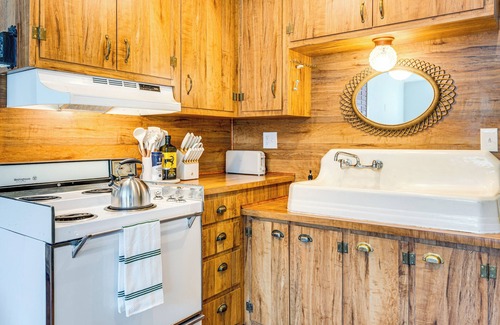 Pioche House | Historic Retreat w/Mtn Views in Pioche!