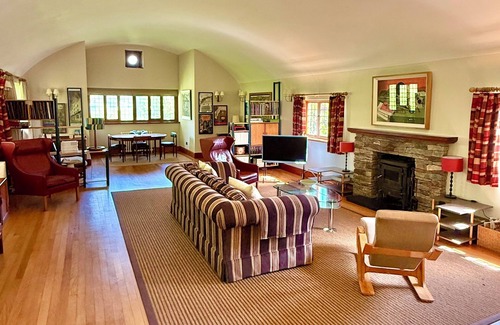 Rosneath House | Historic Scottish Loch Side Home of a Royal Princess - 20 Miles From Loch Lomond