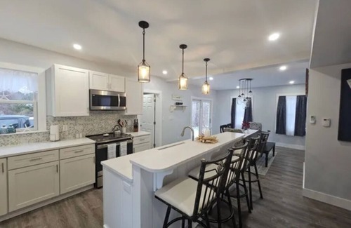 Kennebunkport House | Historic Seaward Cottage Located Mins of Dock Square