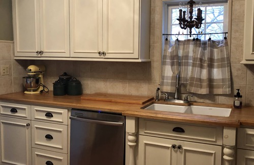 Fayetteville House | Historic setting, close to UofA, Dickson Street, Wilson Park