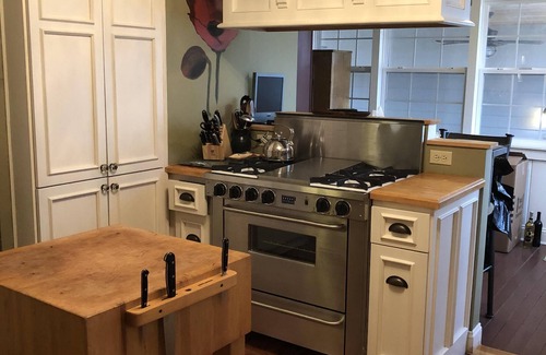 Fayetteville House | Historic setting, close to UofA, Dickson Street, Wilson Park