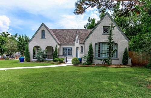 Central Oklahoma City House | Historic Soul - Moderm vibes- Retreat in the Plaza