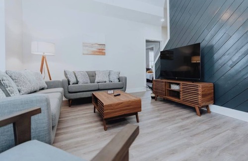 Soulard Apartment | Historic Soulard 2BR Apt with Fenced Patio, Washer/Dryer & Free Parking
