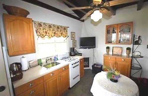 Northwest San Pedro House | Historic Spanish Beauty, Private Guest Suite, Tranquil, All Utilities Included