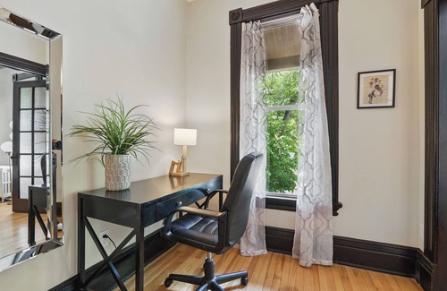 Payne - Phalen House | Historic St. Paul Stay w/Parking Group and Family Friendly!