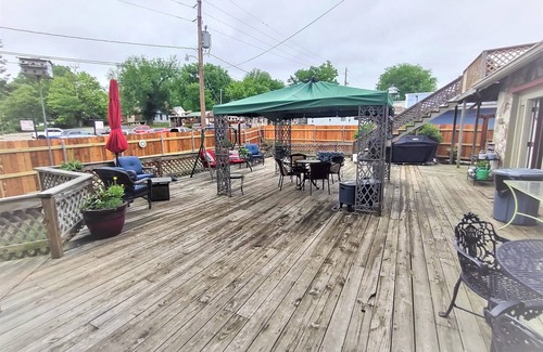 Hardy House | Historic Stonehouse on Main St. Walking distance to shops, restaurant the River.