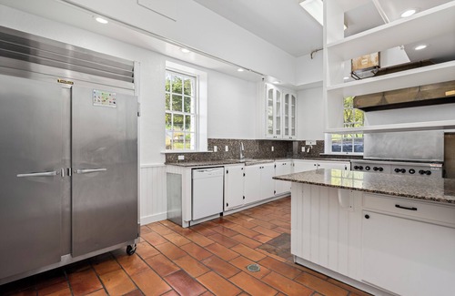 Santa Rosa House | Historic Stonehouse: The Perfect Santa Rosa Escape