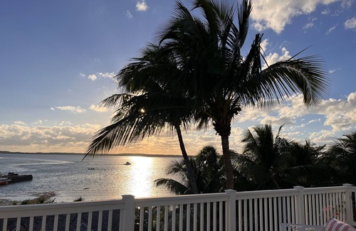 Dunmore Town Villa | Historic Strawberry House - at the waterfront in Dunmore Town, Harbour Island