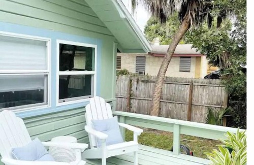 North Trail House | Historic Stylish Gem. Walk to Water & Downtown! 7 mins to Beach.