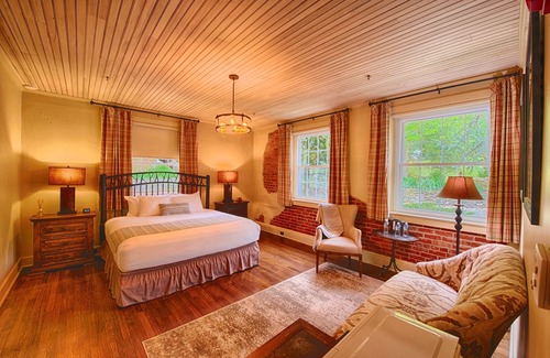 Tapoco Cabin | Historic Tapoco Lodge Resort