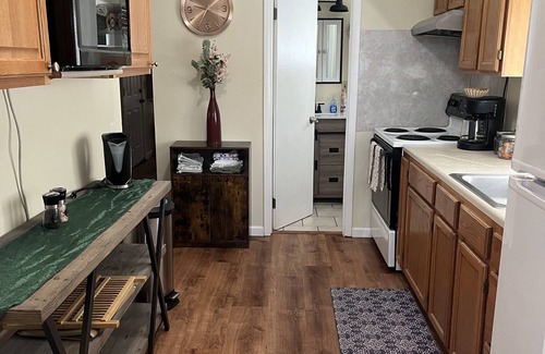 Montrose House | Historic Townsend Park bungalow minutes from Black Canyon National Park