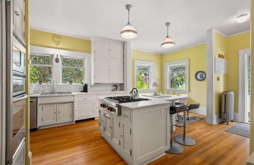Southwest Calgary House | Historic Treend Residence in the heart of Mission Calgary