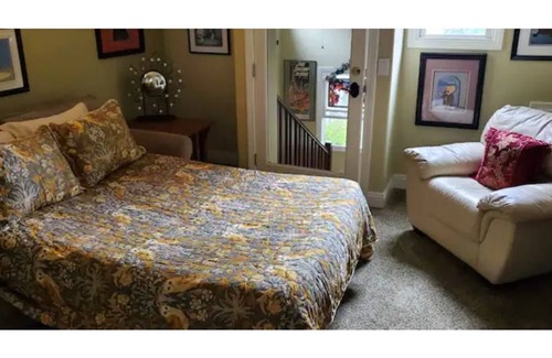 Kensington Apartment | Historic Tudor - Fully Licensed