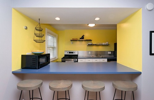 Hartford Apartment | Historic Victorian Apartment, Close to Downtown, Hospital, Capitol